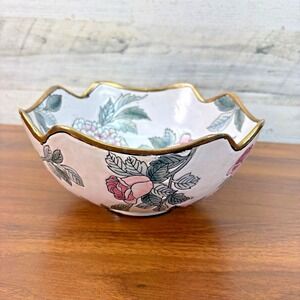 Vintage Chinese Macau Famille Rose Hand Painted Lotus Scallop Bowl‎ 8"
